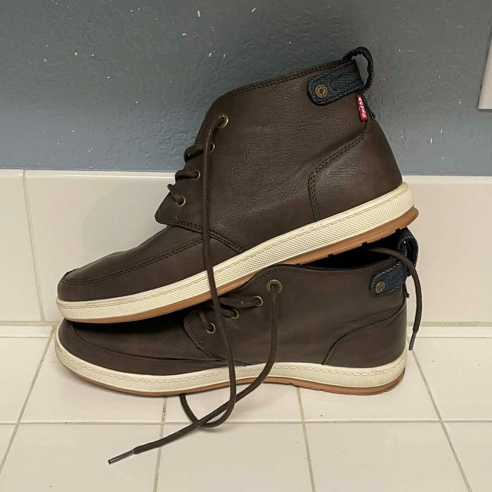 Levis chukka hi top casual sneaker boot